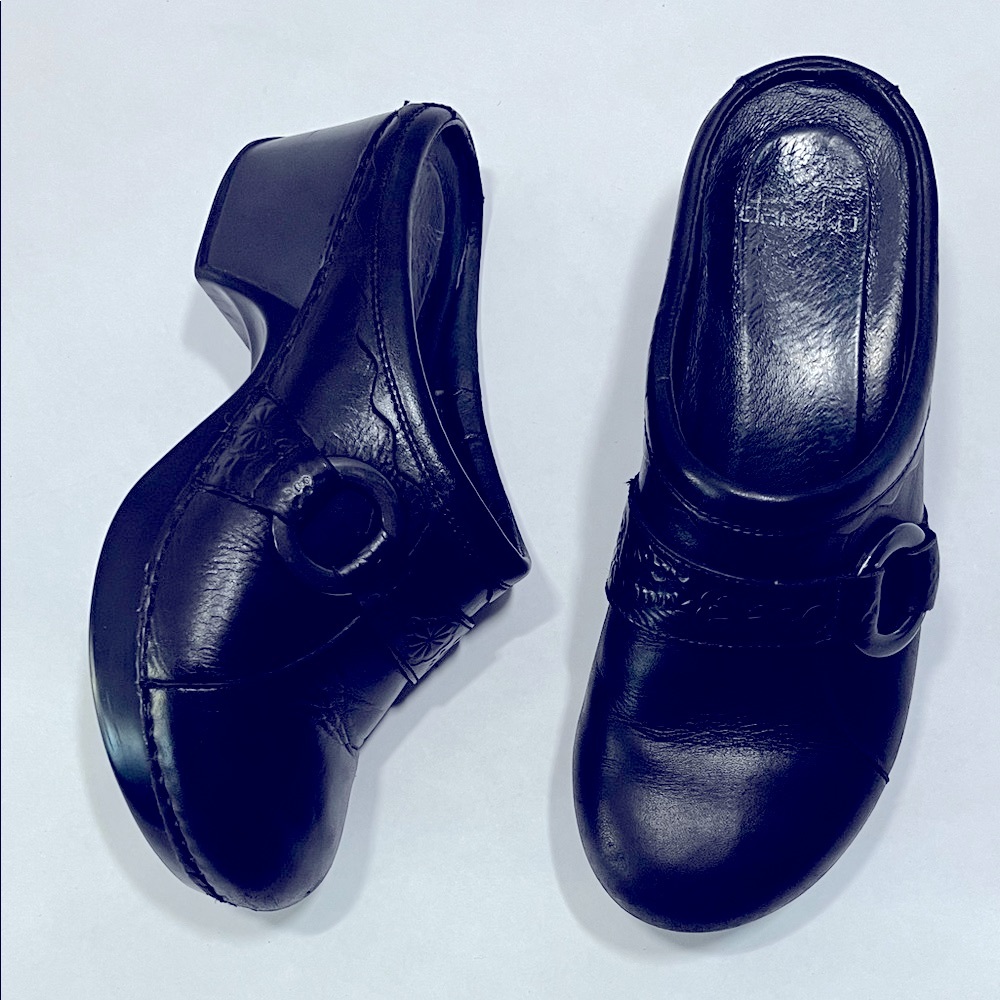 Dansko Hattie Black Leather Clogs Mules Slip-on Tooled Floral Strap Women’s 39
